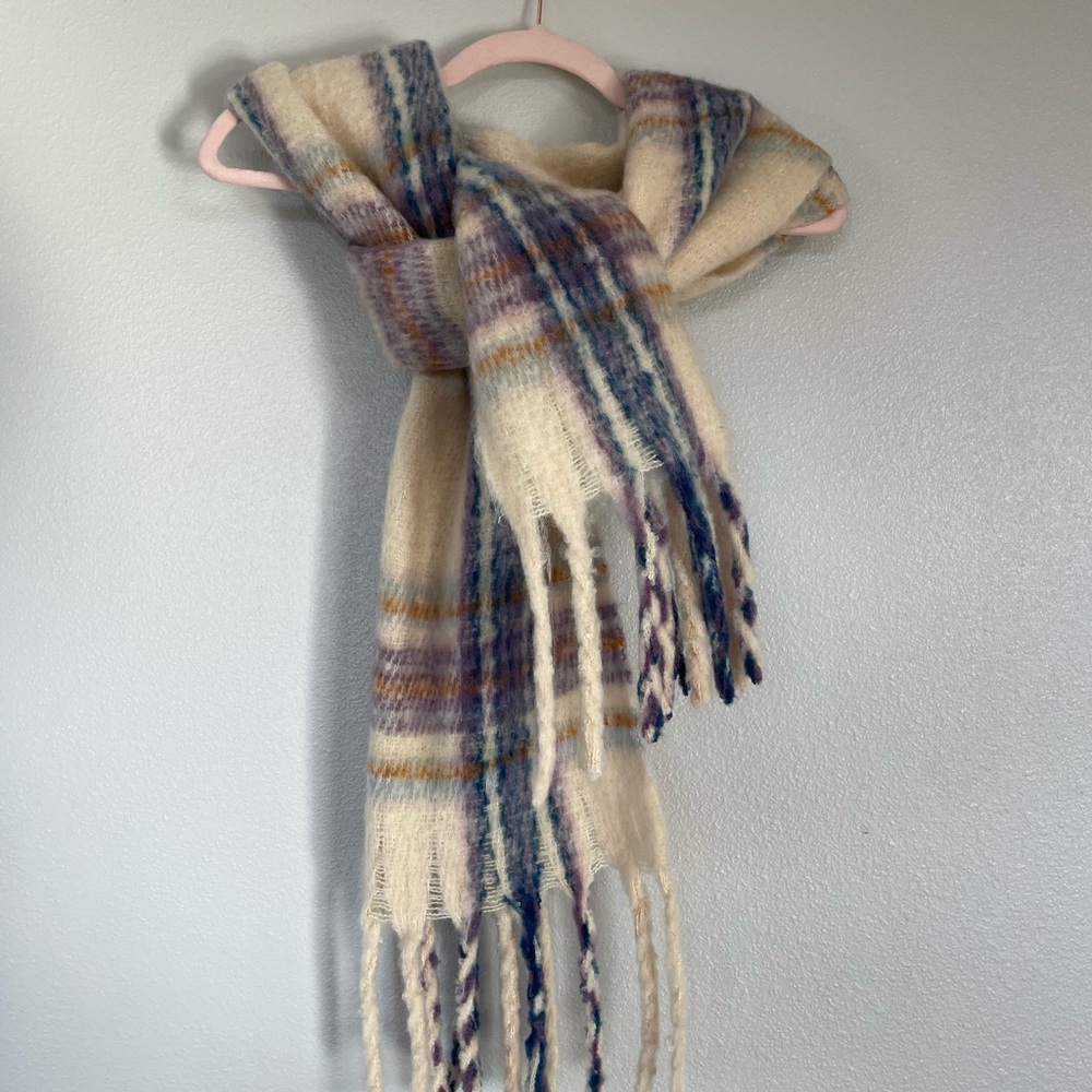 Francesca's Kaley Noodle Window Scarf Cream Purple Plaid S4011UL-FRAN